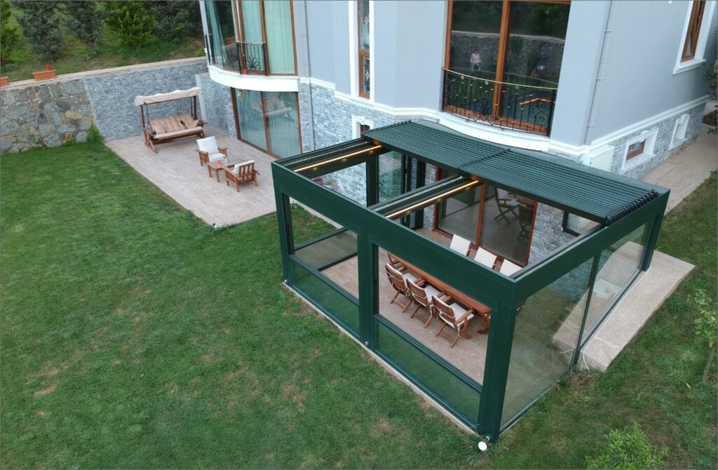 Loft Istanbul - Bioclimatic SkyFree - Verlas Glass Systems