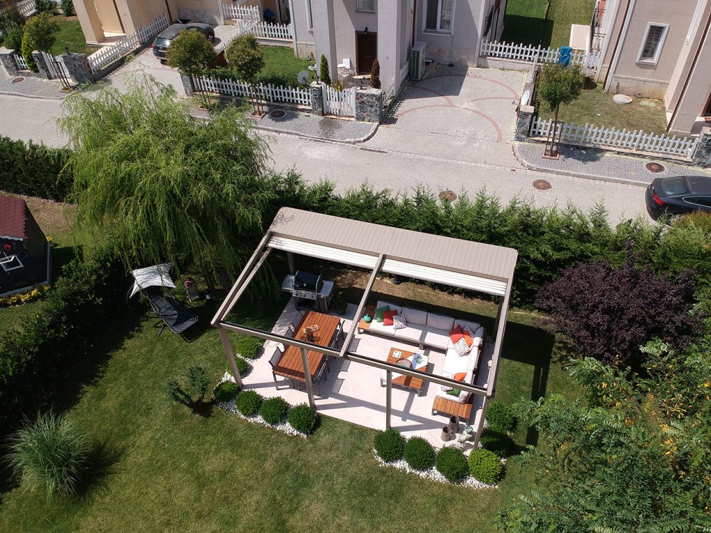 Cottage-Stil Haus in Italien - Pergola Cedrus Gold