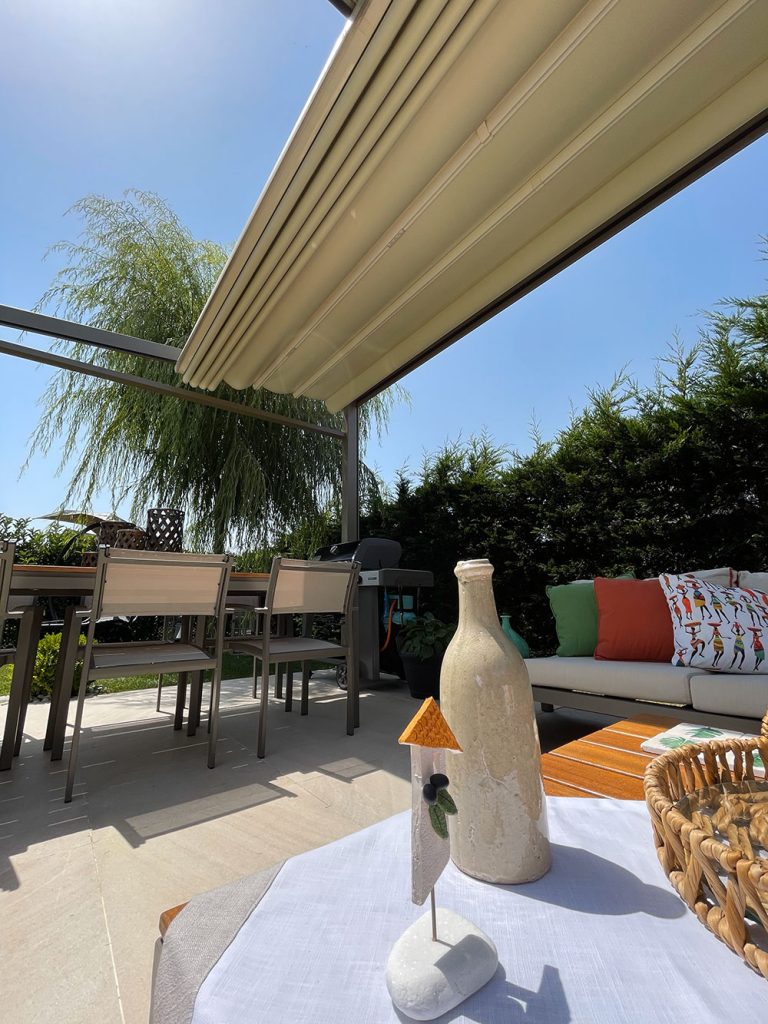 Cottage-Stil Haus in Italien - Pergola Cedrus Gold