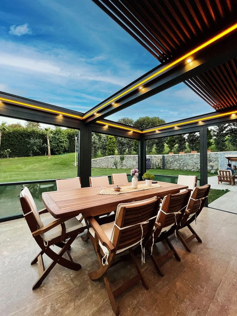 Loft Istanbul - Bioklimatisches SkyFree - Verlass Glas Systeme