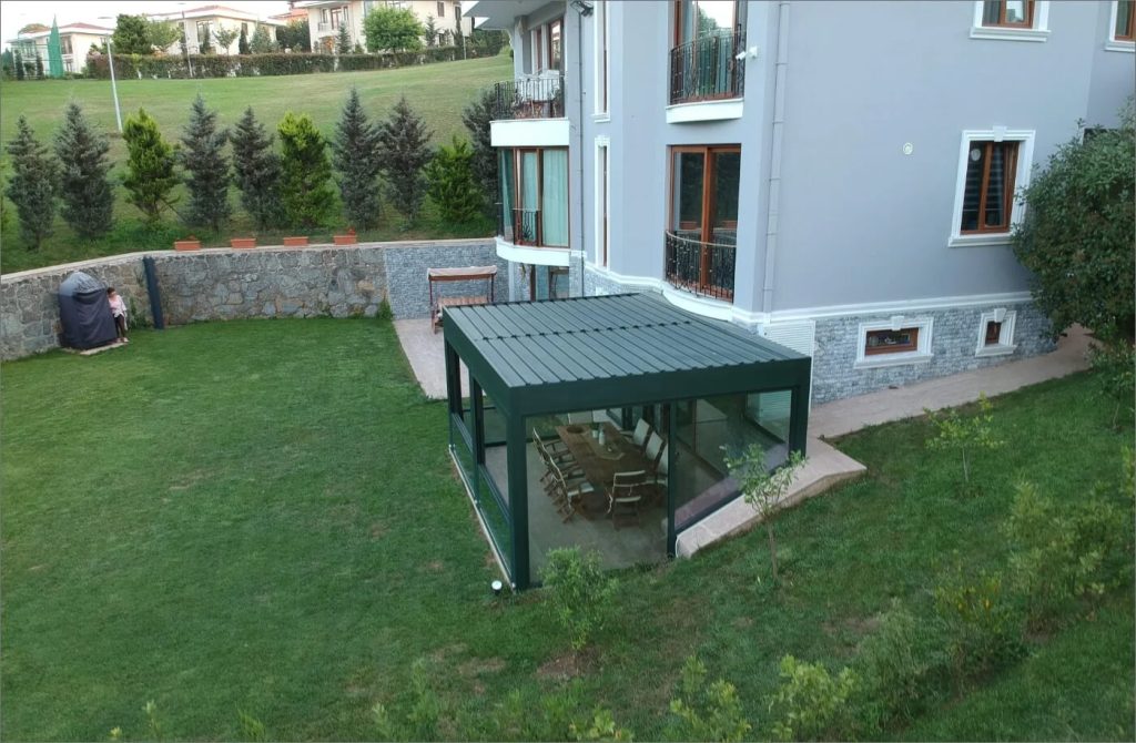 Loft Istanbul - Bioklimatisches SkyFree - Verlass Glas Systeme